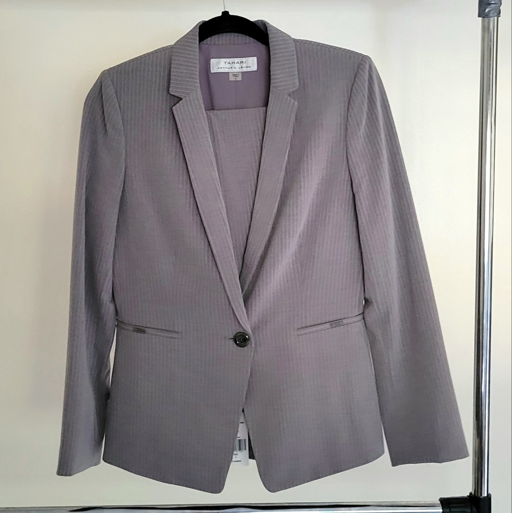 Women's Tahari Pant Suit
